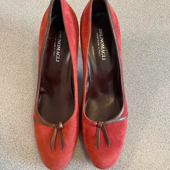 Brunomagli Vero Cuoio Red Suede Pumps ~ Size 9 ~ NEVER WORN! - Picture 1 of 10